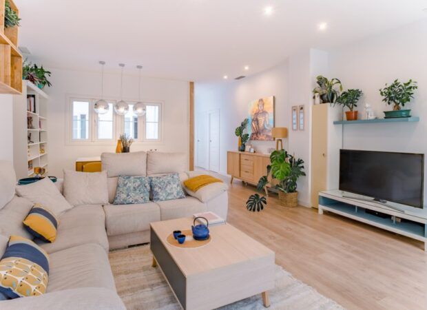 Wnętrze, w którym miło jest przebywać. Podpowiadamy, jakie elementy mają wpływ na samopoczucie użytkowników przestrzeni