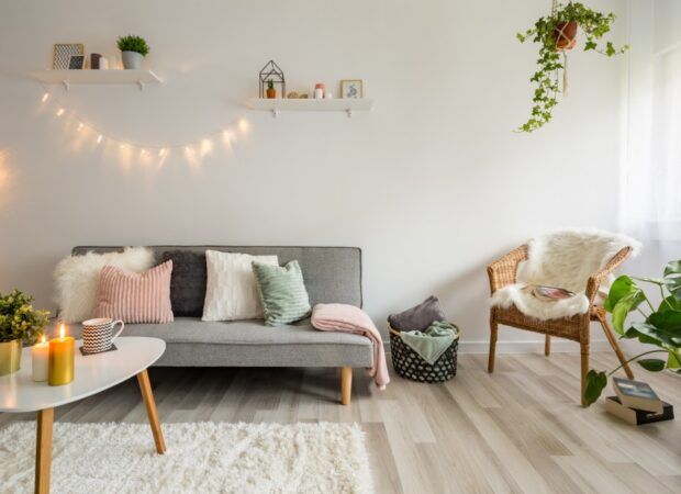 Mieszkania w stylu hygge – sprawdź, czym się charakteryzują i co je odróżnia od aranżacji scandi