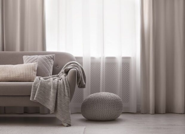 Domowe tekstylia — co mieć, jak dobierać, jak dbać? Kompendium wiedzy