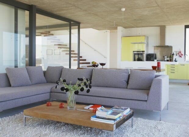 Trend na minimalizm – jak zmniejszyć ilość mebli i dekoracji bez utraty funkcjonalności?